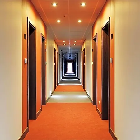 Hotel Otolinski *